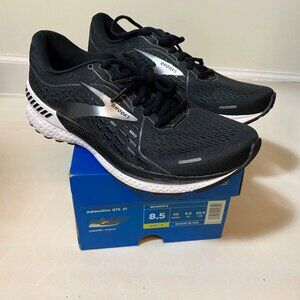 NIB - Women's Brooks Adrenaline GTS 21 Black and Silver Size 8.5W